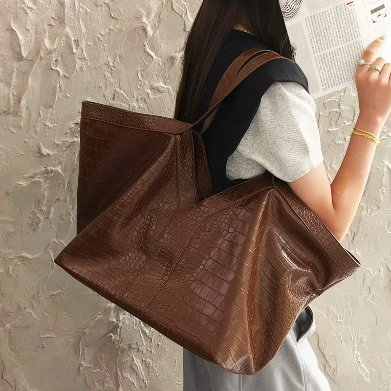 Übergroße Tragetaschen mit Kro – Luxury Bags 2026 Bewertung und Preis