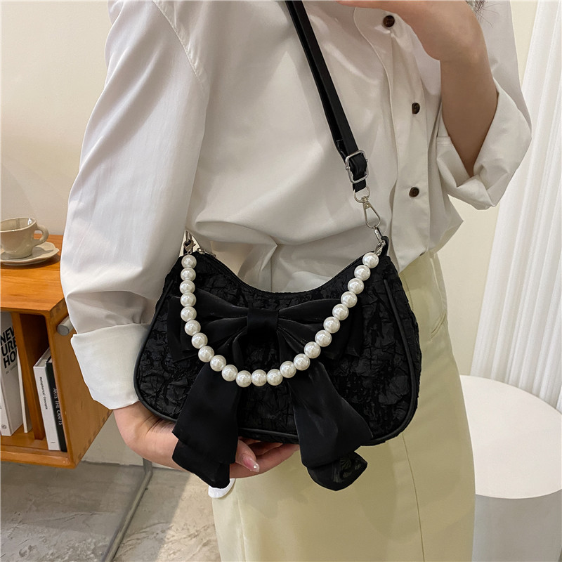 Weiße Falten-Perlentasche für  – Luxury Y2K Bags Bewertung und Preis