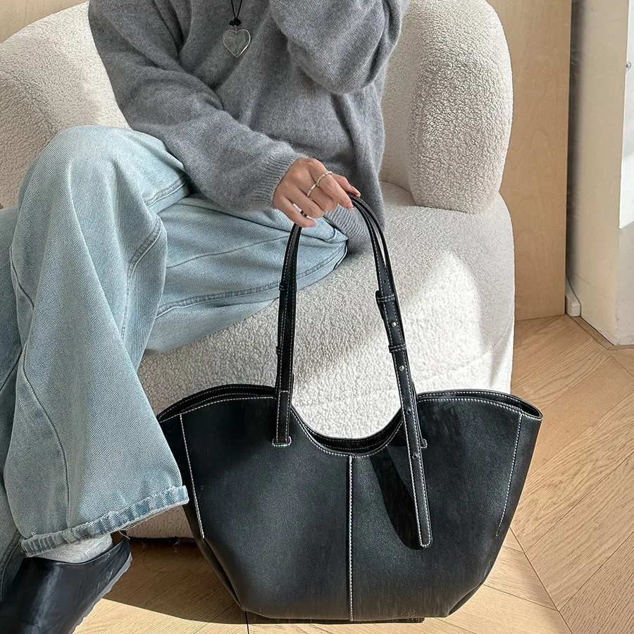 Vintage Frauen Handtasche Groß – Luxury Bags Reseller Bewertung und Preis