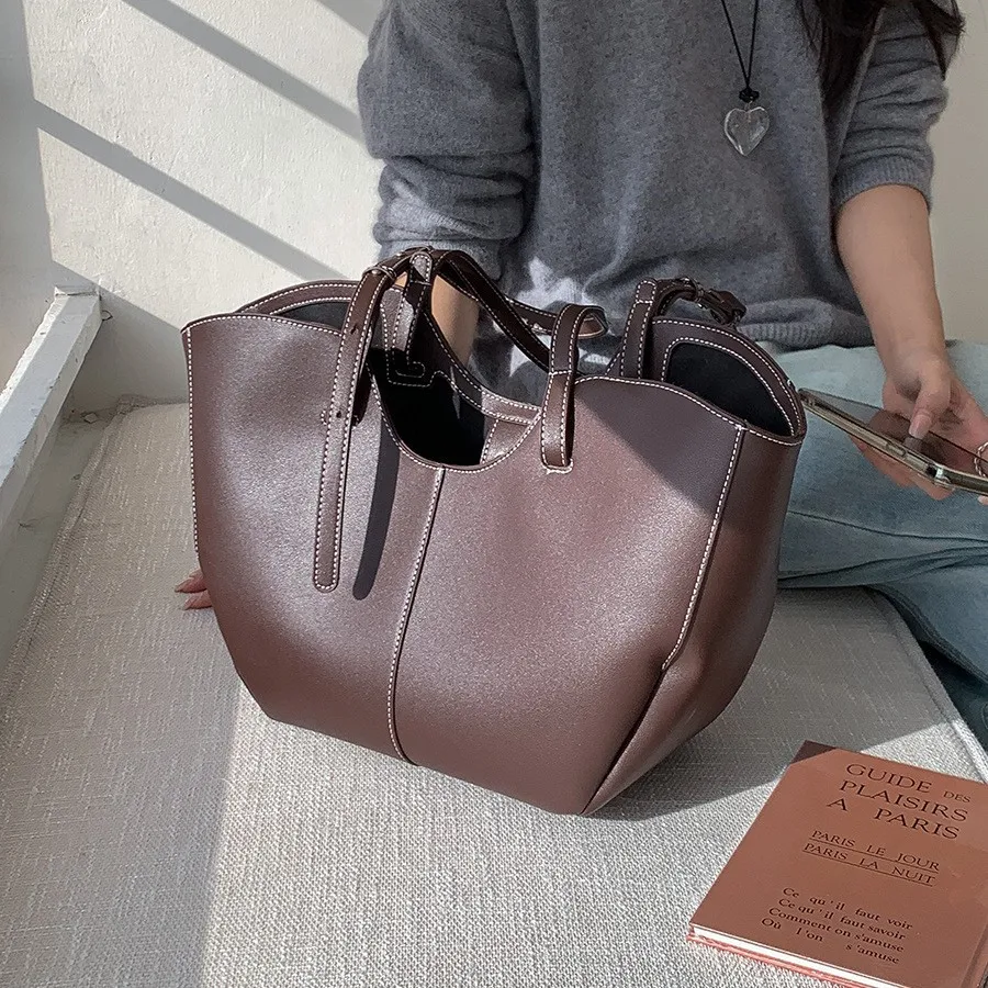 Vintage Frauen Handtasche Groß – Luxury Bags Reseller Bewertung und Preis