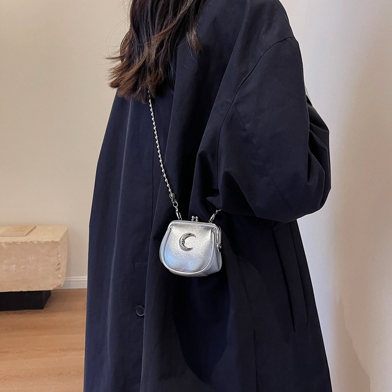 Silberne Mini-Umhängetaschen f – Luxury Y2K Bags Bewertung und Preis